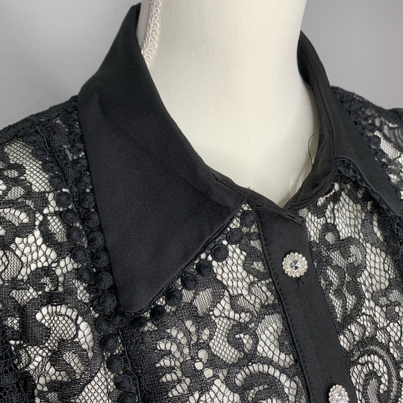 🖤 Lace Rhinestone Button Top 🖤 - Picture 5 of 8